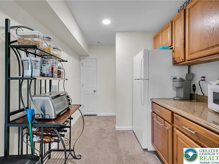 991 King Way — Photo 47