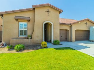 1076 Encino Ave, Clovis, CA 93619