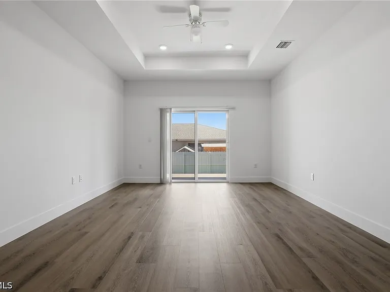 723 Ivan Ave S — Photo 13