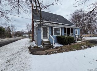 38 N Main St, Middleport, NY 14105