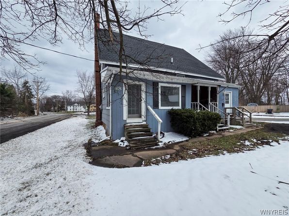 38 N Main St