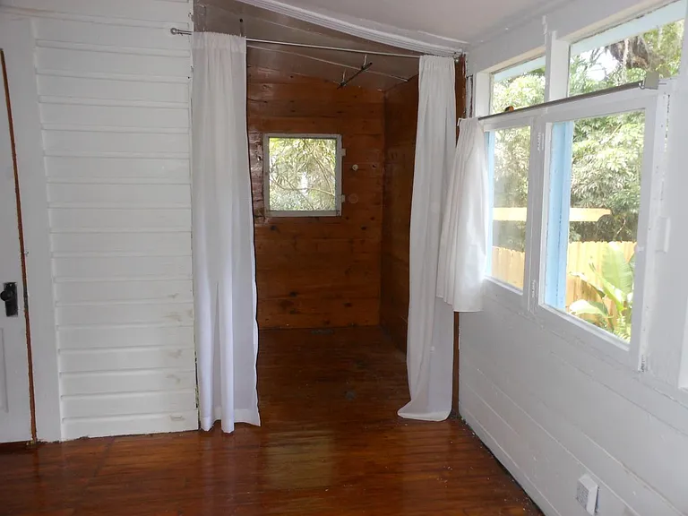 Master Bedroom - walk-in closet