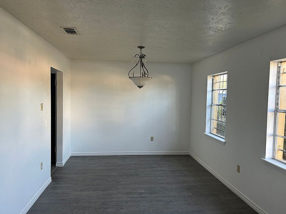 1st image of 2960 Mansfield Ave