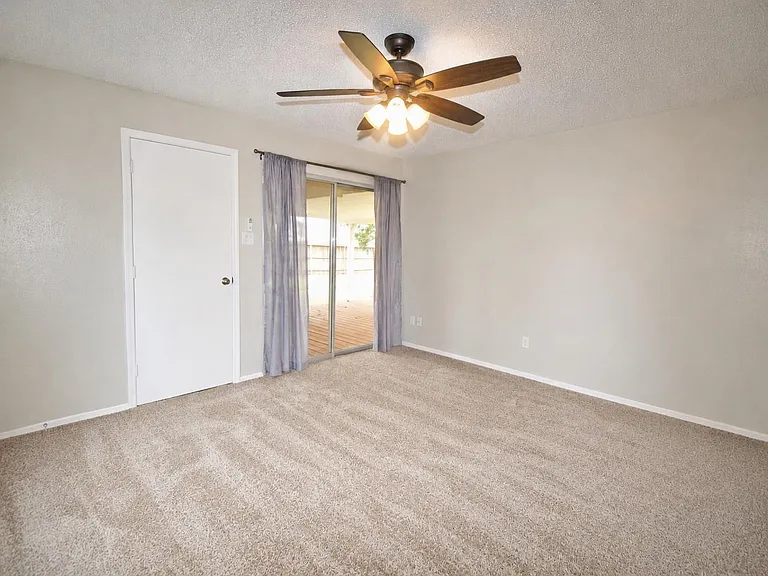 14203 Long River Ct — Photo 6