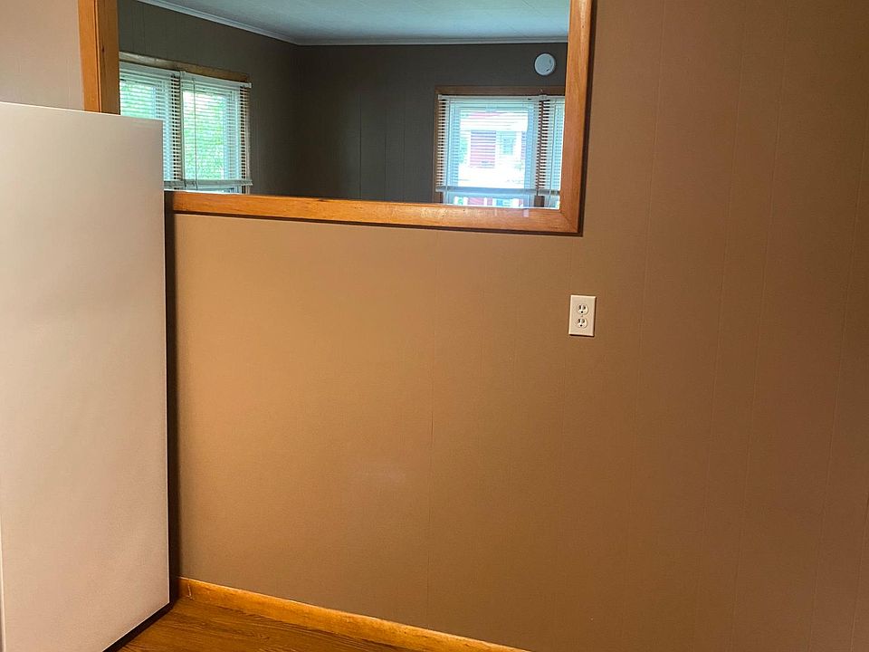 2nd image of 16 Macomb St #2