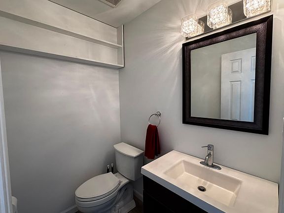 4th image of 41 Viburnum Ln