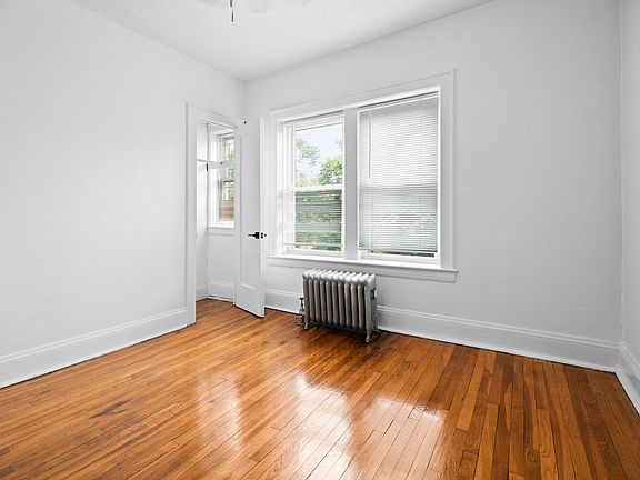 4th image of 2729 Euclid Heights Blvd APT 3