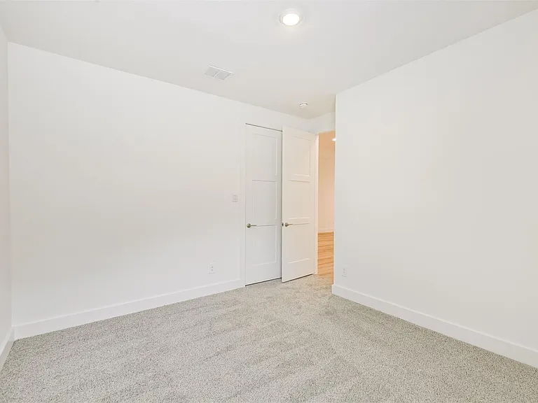 218 Springfield Terrace Ct — Photo 23