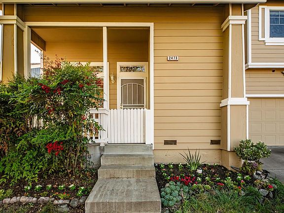 4th image of 2473 Meda Avenue