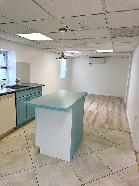 2 bed, $2,000 — Photo 3