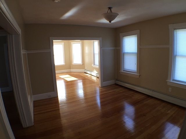 2nd image of 31 Rolfe Sq #2