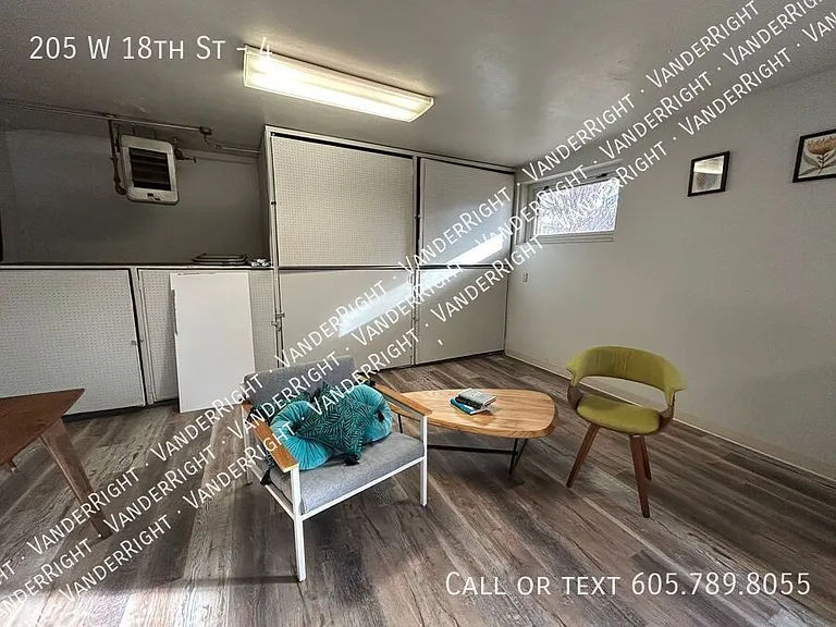 205 W 18th St — Photo 43