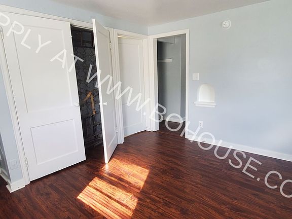 2nd image of 3014 McArthur Dr APT 15