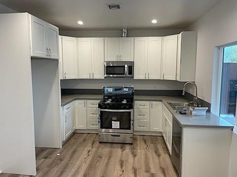 3rd image of 6747 Farralone Ave