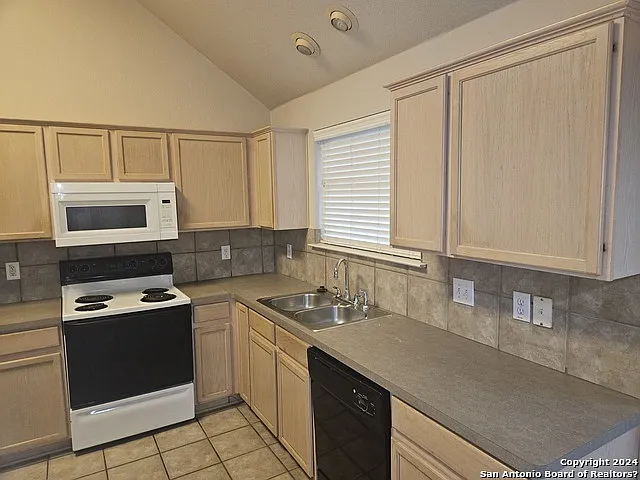 3618 Sage Ridge Dr — Photo 9