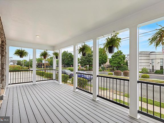 3rd image of 454 Shadeland Ave