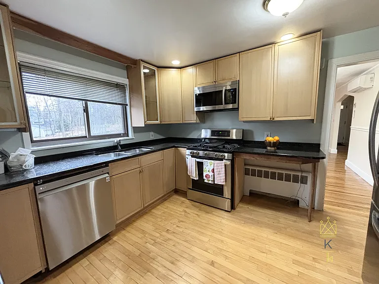 9 Reservoir Rd #1 — Photo 6