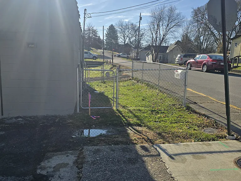 200 Broadway Ave — Photo 13