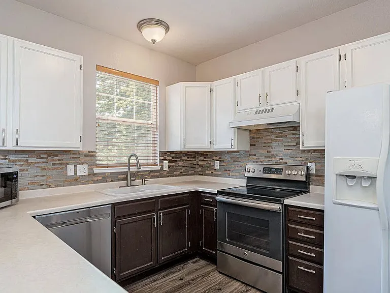 240 W Jamison Cir #27 — Photo 10