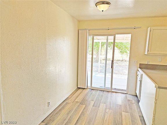 4th image of 2091 S Sycamore Ave #1