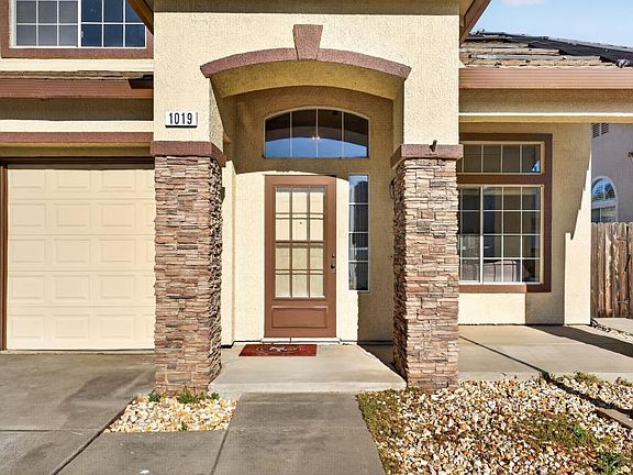 4th image of 1019 Copper Ct