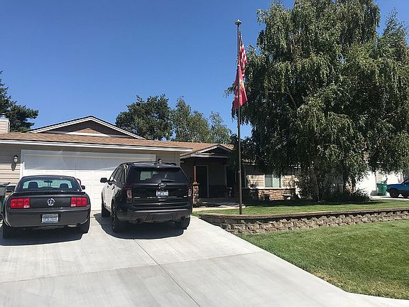 3rd image of 6918 W 15th Ave
