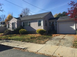 188 Woodlawn St, Fall River, MA 02720