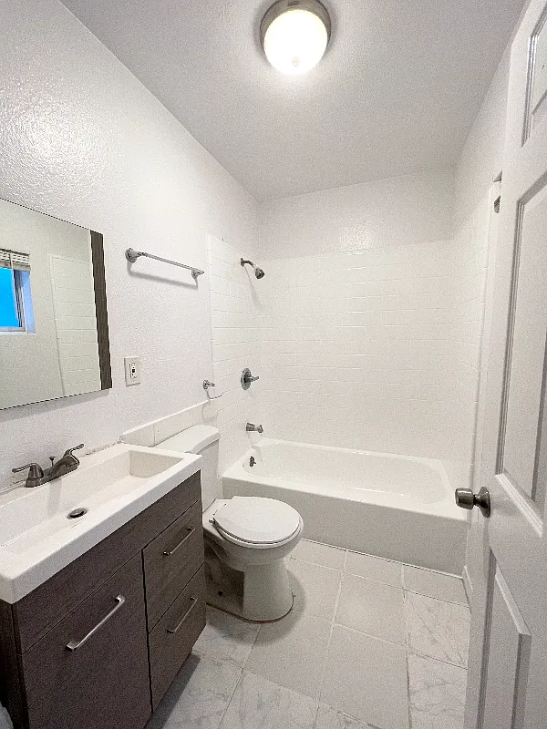 Studio, 400 sqft, $1,595 — Photo 3