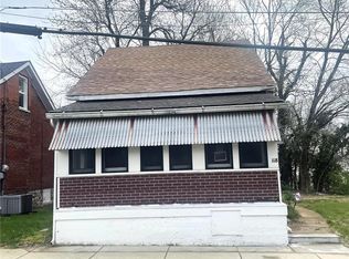 118 N 8th St, Belleville, IL 62220