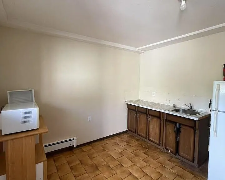 1130 Marsden Ct — Photo 2