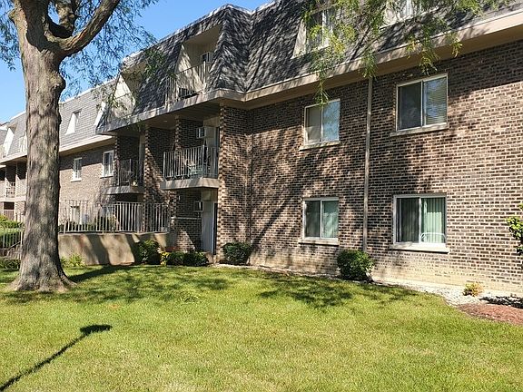 2nd image of 870 Winesap Ct APT 101