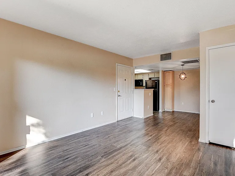 8070 W Russell Rd #1064-11 — Photo 7
