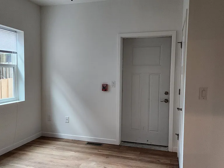 908 E Gorham St #1 — Photo 11