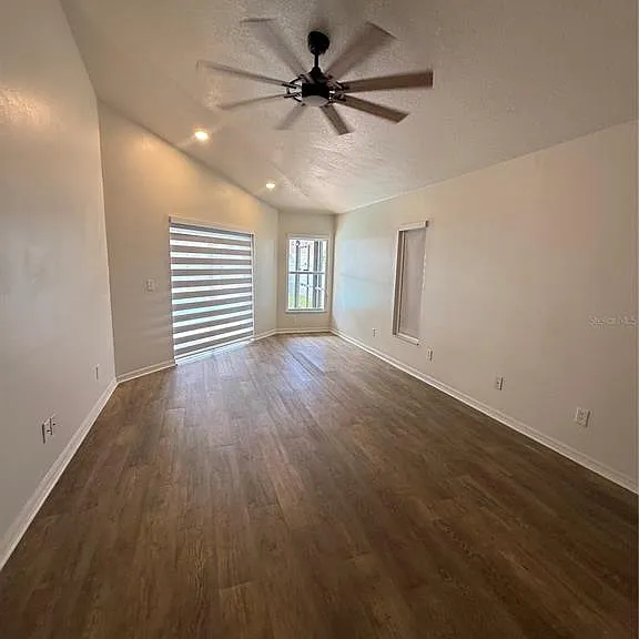 2210 Towering Oaks Cir — Photo 9