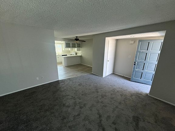 310 - Living/Entry