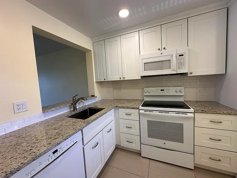 105 Paradise Harbour Blvd #209 — Photo 14