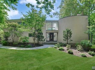 16 Ellens Way, Alpine, NJ 07620