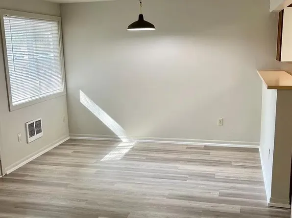 4230 McKinley Ave #B2, Carnation, WA 98014