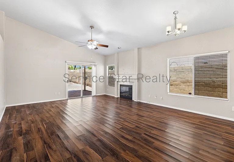 1318 E Saint John Rd — Photo 5
