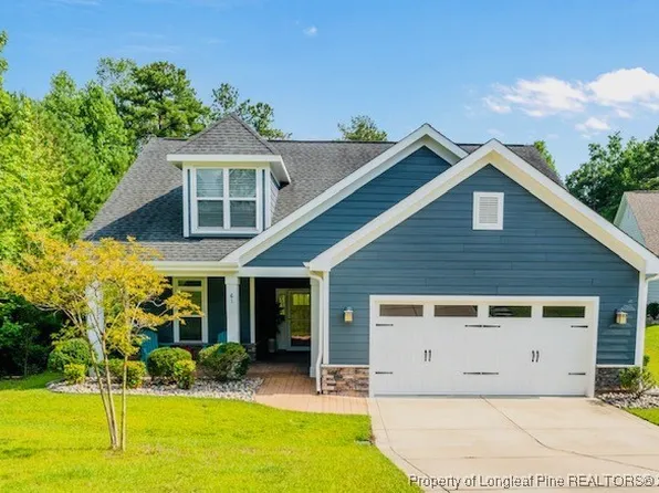 61 Glenwood Ct, Spring Lake, NC 28390