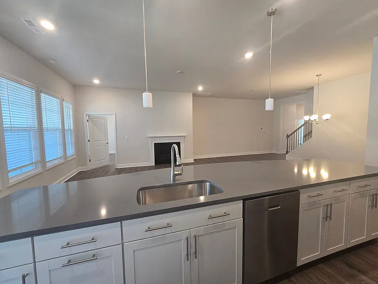 200 Mary Montrose Blvd — Photo 7