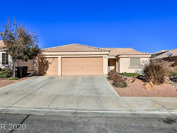 2nd image of 945 Saddle Horn Dr