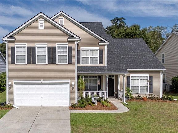 3rd image of 135 Corral Cir