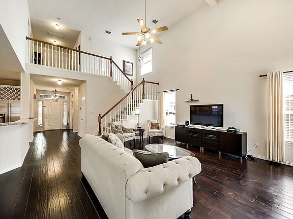 3rd image of 2720 Buck Hill Dr