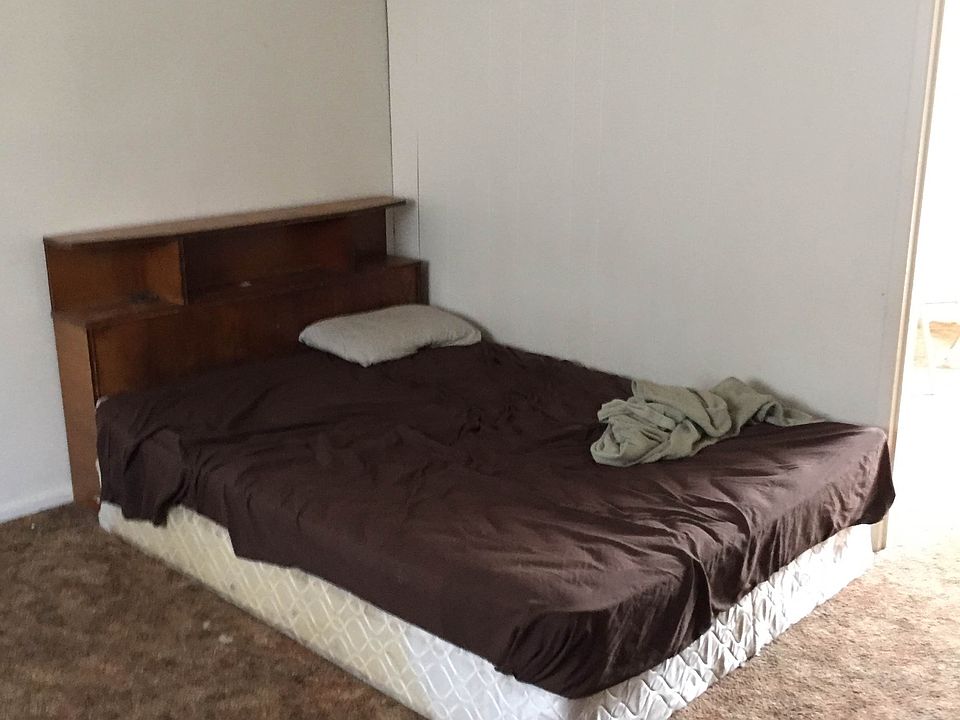 2nd image of 616 Robinson St APT 3