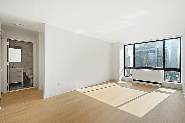 1st image of 1 Columbus Pl APT S18a