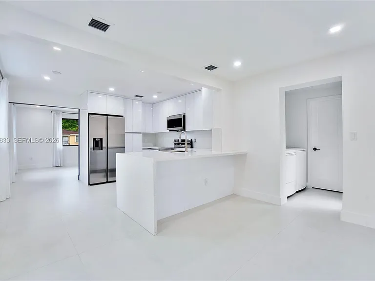 6566 SW 35th St — Photo 11