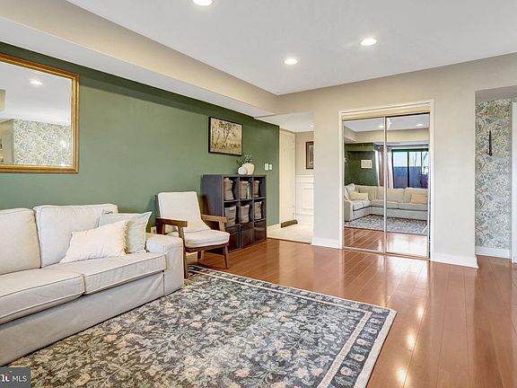 4th image of 101 Skyhill Rd APT 102