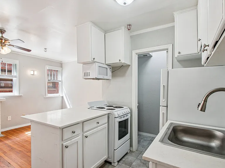 828 East Dr #3 — Photo 5