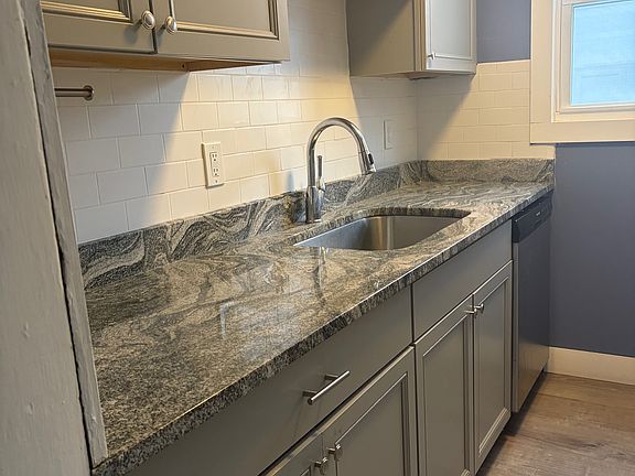 5th image of 120 Pinehurst Ave Floor 1